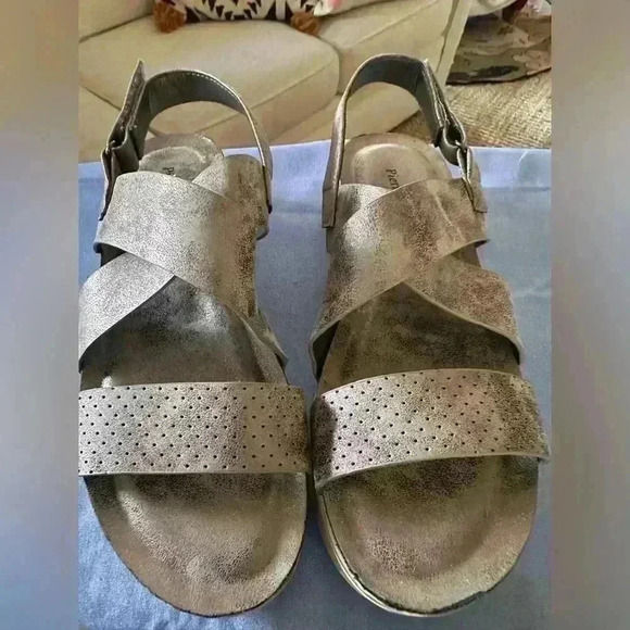 Pierre Dumas Sandals - Picture 1 of 6